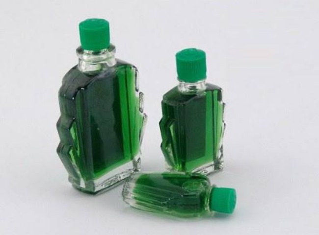 l&agrave;m thơm nh&agrave; vệ sinh bằng dầu gi&oacute;