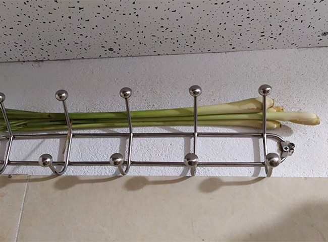 Làm thơm nhà vệ sinh bằng sả