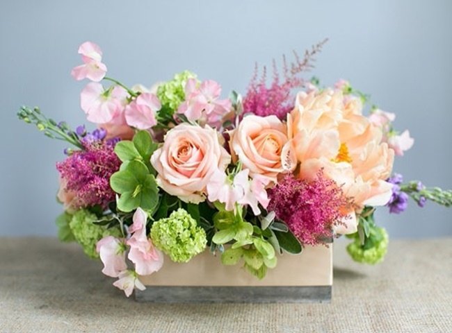 Dùng hoa tươi làm thơm phòng khách sạn