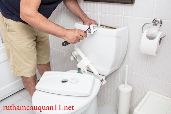 Chỉnh phao bồn cầu