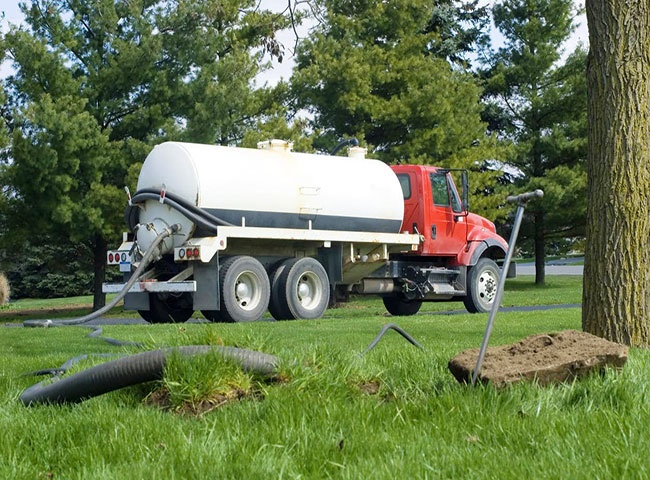 Bảng báo giá rút hầm cầu quận 11 được công khai rõ ràng