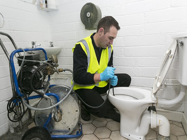 Thợ thông tắc bồn cầu quận 11 đưa ra cảnh báo lừa đảo trên thị trường